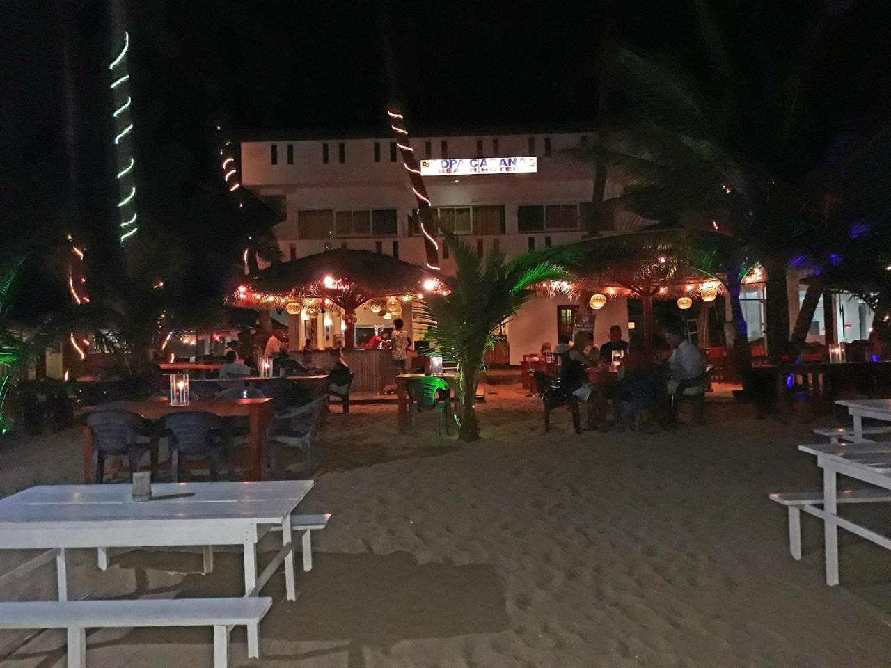 Copacabana Beach Hotel Hikkaduwa Buitenkant foto